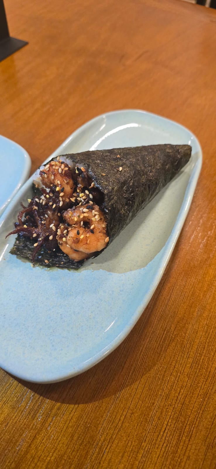 TEMAKI CAMARÃO E GUESSO 